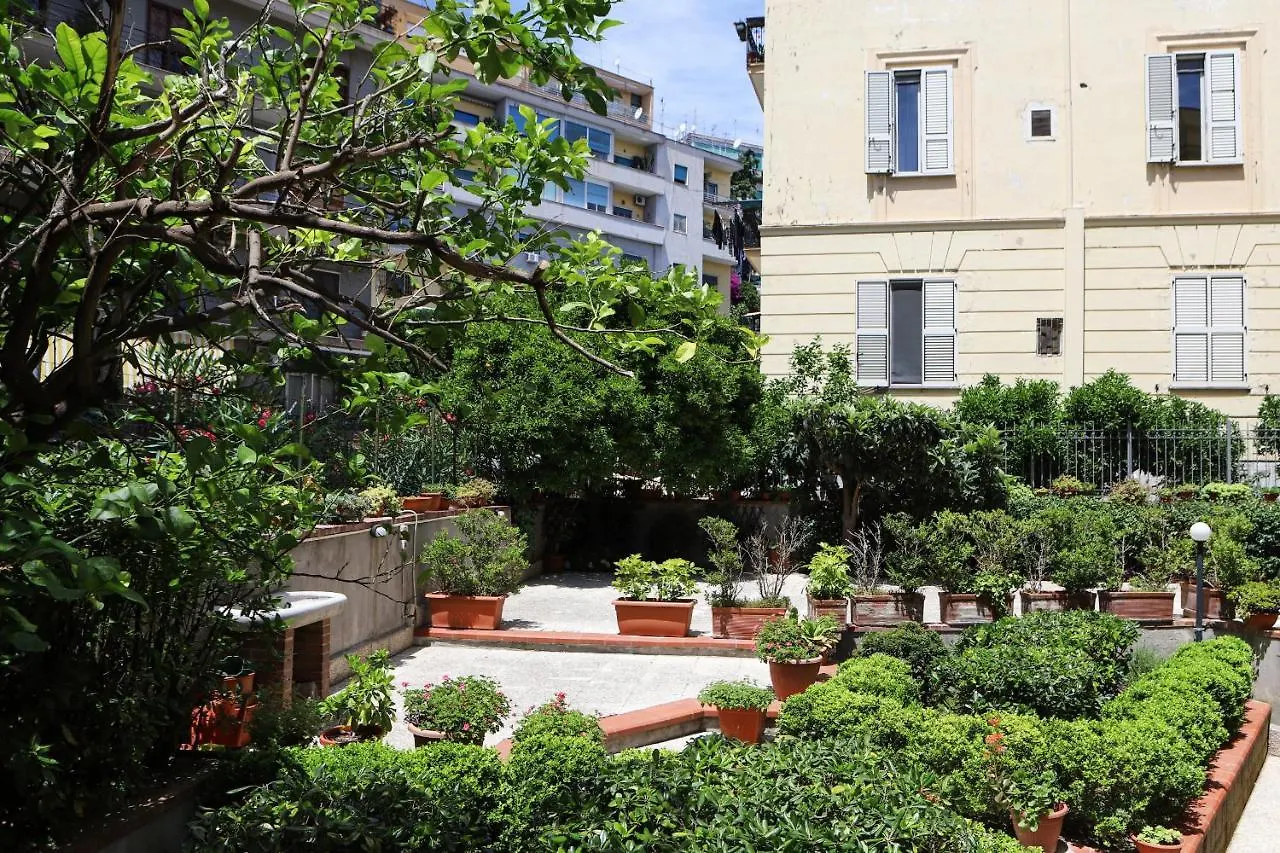 Appartamento Con Giardino A Mergellina Naples Italy